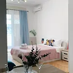 Pinkfluid - Charming In Prime Location * 布加勒斯特