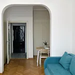 Apartament Pinkfluid - Charming In Prime Location