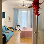 Apartament Pinkfluid - Charming In Prime Location