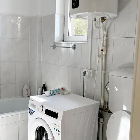 Pinkfluid - Charming In Prime Location Bukarest