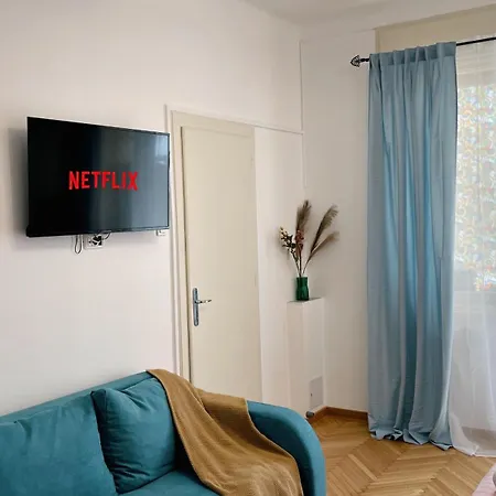 Pinkfluid - Charming In Prime Location * Bucharest