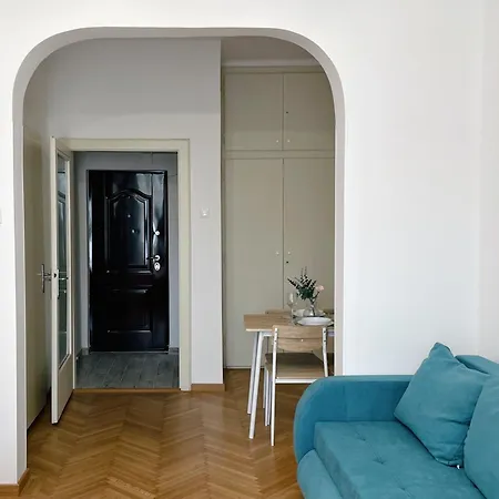 Apartman Pinkfluid - Charming In Prime Location