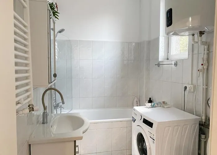 Apartment Pinkfluid - Charming In Prime Location