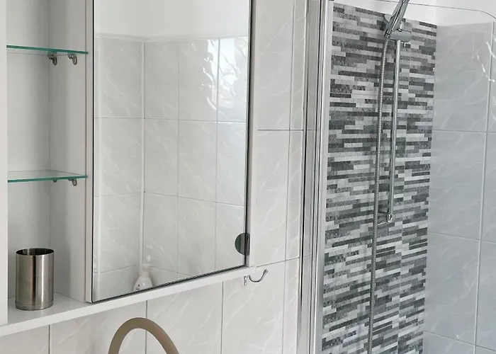 Pinkfluid - Charming In Prime Location Apartment Bucharest