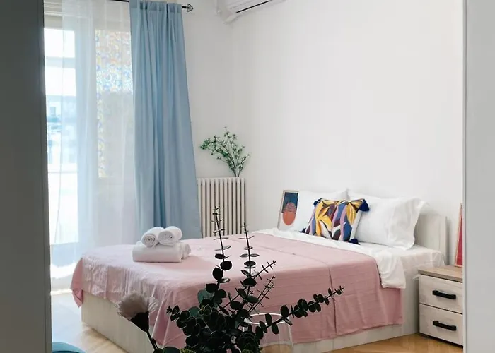 Pinkfluid - Charming In Prime Location * Bucharest