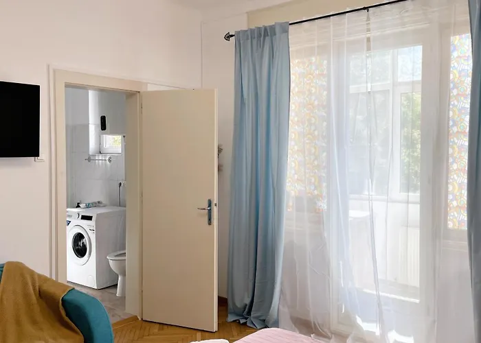 Pinkfluid - Charming In Prime Location Apartment Bucharest